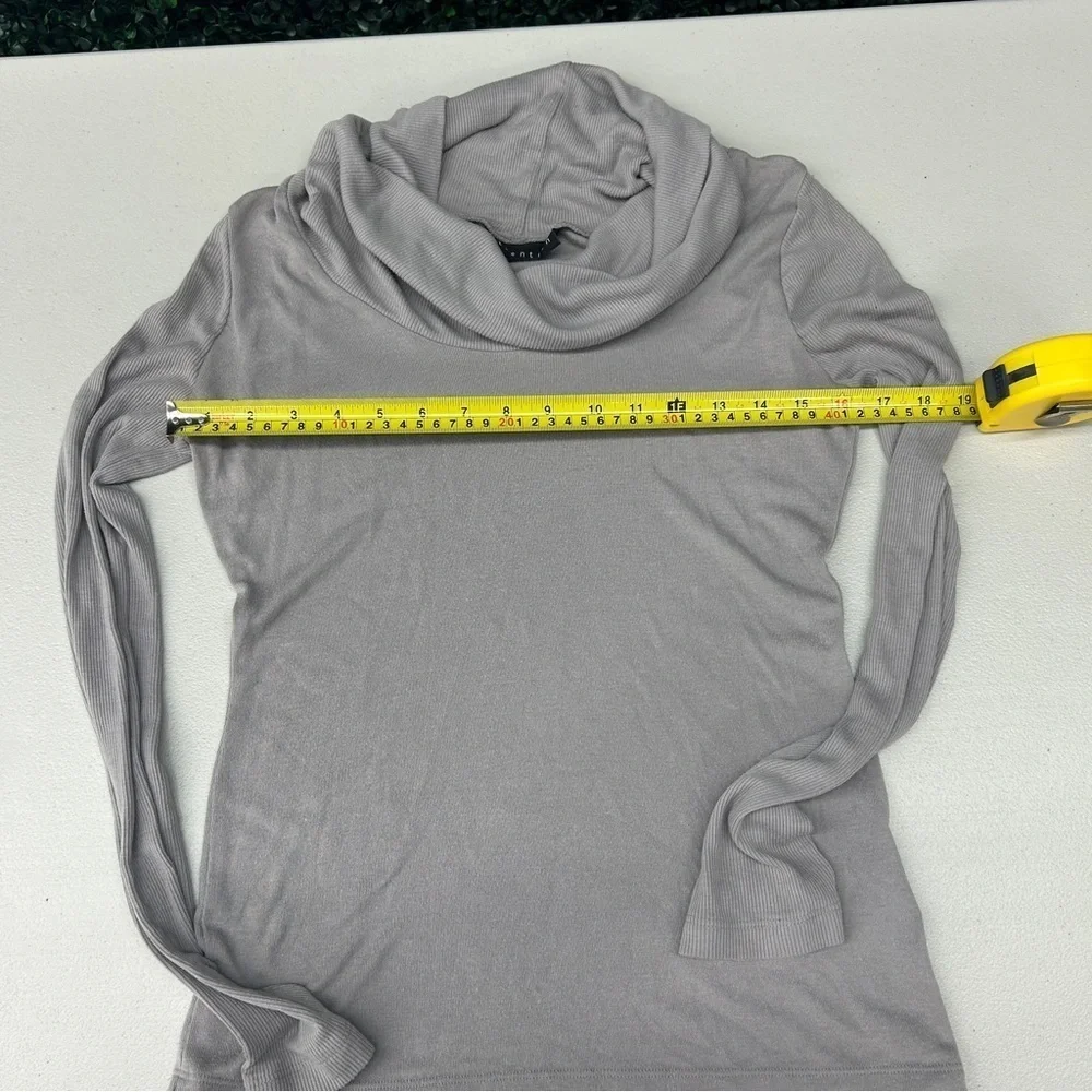 Attention Gray Super Soft Long Sleeve Top!